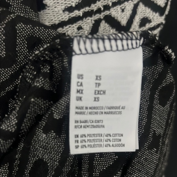 American Eagle XS Black and White Patterned Cardigan - Picture 6 of 6